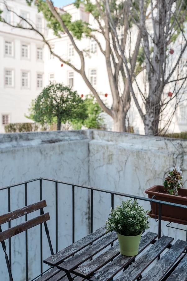Elegant 3 Bedroom Flat With View In Principe Real Lisboa Kültér fotó